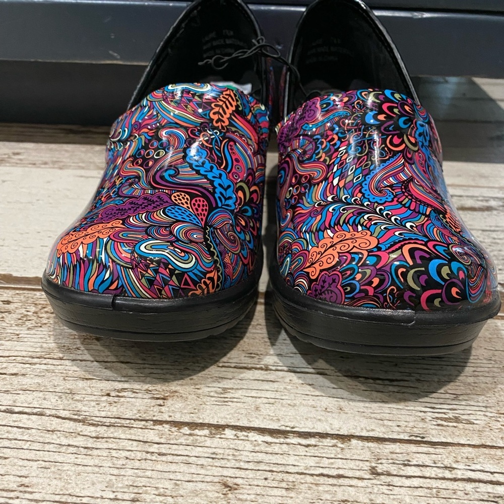 EASY STREET "Tiffany clog" slip resistant/non-marking. FUN & PRACTICAL 🎉 - Picture 7 of 14